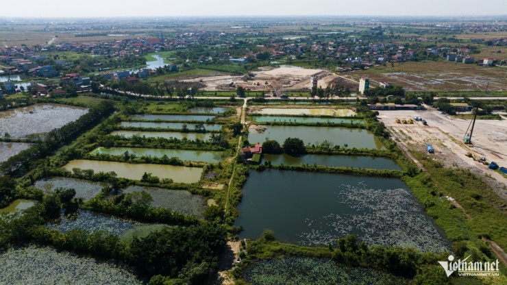 Dự kiến, công tác giải phóng mặt bằng phần đất nông nghiệp hoàn thành chậm nhất vào 30/11/2025 và diện tích đất tái định cư trước 15/12/2025. 