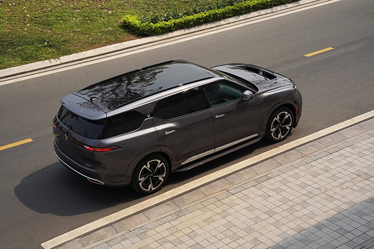 Giá xe VinFast VF 9 tháng 11/2025, SUV điện full-size từ 1,499 tỷ đồng - 11