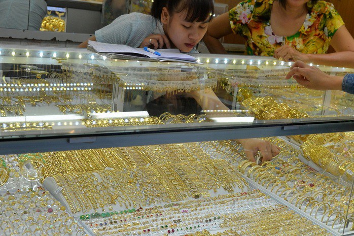 Giá vàng hôm nay "bốc hơi" rất mạnh