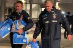 Haaland mua 70 bánh hamburger để ăn mừng vé World Cup 2026 của ĐT Na Uy