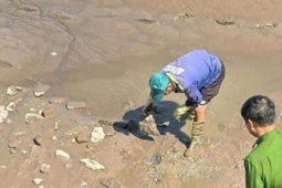 Phát hiện bộ hài cốt dưới lớp bùn ao cá