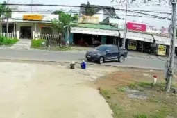 Tài xế gây tai nạn rồi tự đưa 2 cụ già đi cấp cứu, 1 người đã tử vong