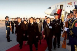 CHÙM ẢNH: Nhà vua Thái Lan tới Bắc Kinh, bắt đầu chuyến thăm lịch sử dài 5 ngày