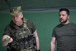 Thế giới - Tổng tư lệnh quân đội Ukraine thị sát mặt trận trọng yếu Pokrovsk, bác tin đồn bị Nga bao vây