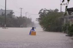 Miền Trung sắp mưa rất lớn, có nơi trên 700mm