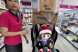 “Chạy đua” tìm mua ghế ngồi ô tô cho trẻ em