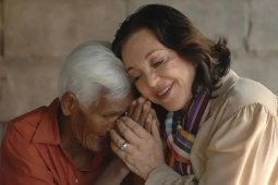 Tiểu thư gia tộc giàu nhất thế kỷ 20 'biến nỗi đau thành vàng ròng'