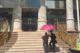 Tin tức trong ngày - Khách vẫn tấp nập, Mailisa siết chặt kiểm soát an ninh tại cơ sở Huỳnh Văn Bánh