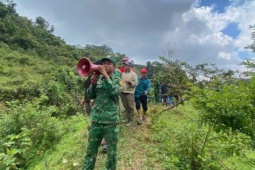 Lở núi ở Đà Nẵng: Nghi vợ chồng công an viên và 1 người dân bị vùi lấp
