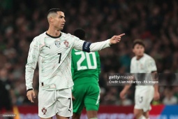 Bồ Đào Nha nguy cơ mất vé thẳng World Cup, Italia - Đức dễ phải đi "cửa hậu"