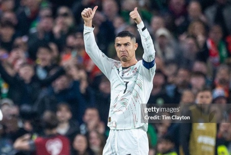 Ronaldo cả giận mất khôn: 40 tuổi hành xử như trẻ mới lớn, Bồ Đào Nha coi chừng thảm họa