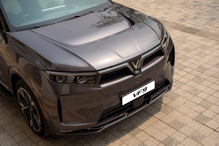 Giá xe VinFast VF 9 tháng 11/2025, SUV điện full-size từ 1,499 tỷ đồng - 5