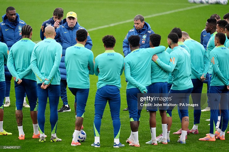 Vinicius kêu gọi toàn đội chuyển sang "chế độ World Cup"