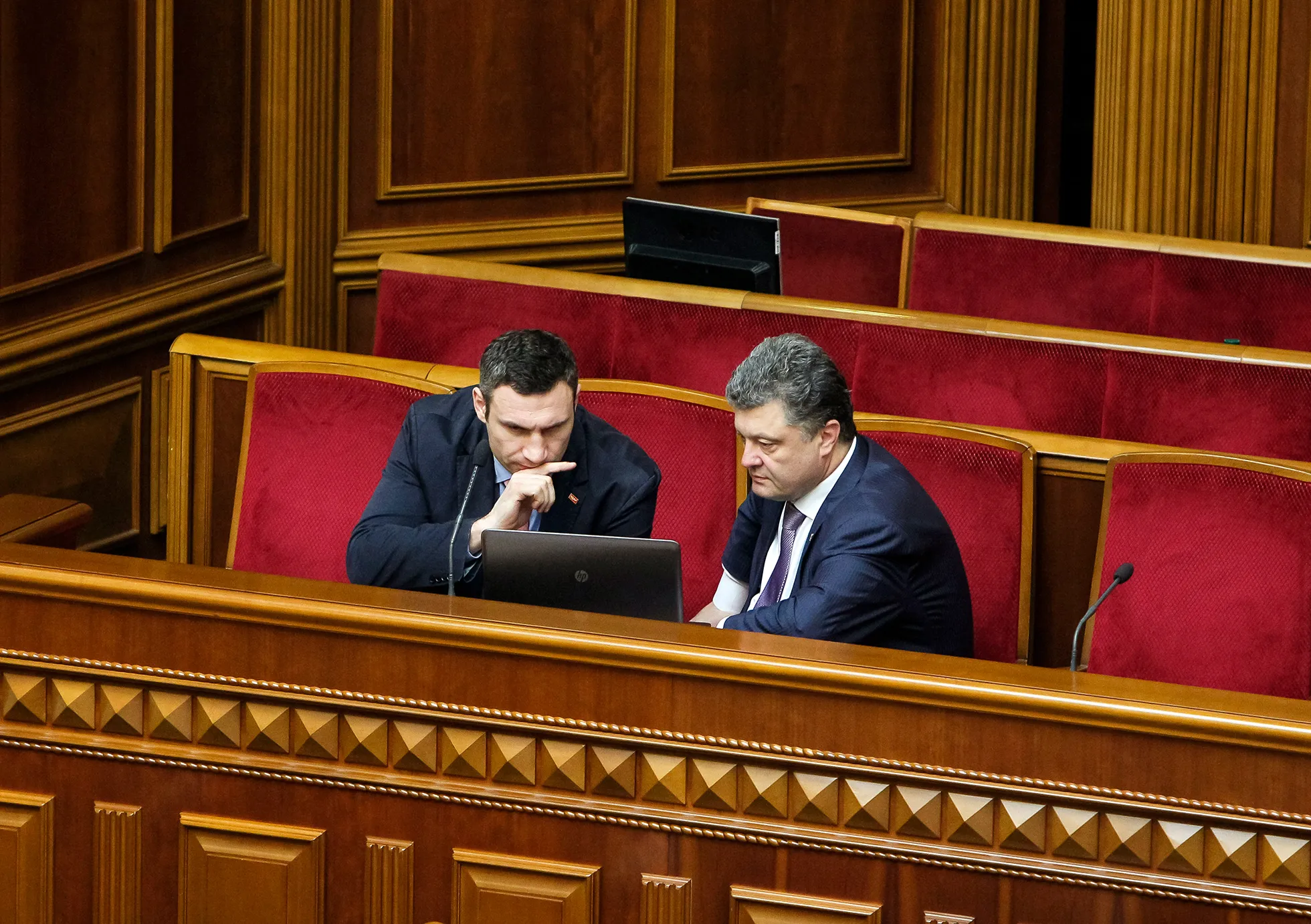 Thị trưởng Kiev Vitali Klitschko (trái) và cựu Tổng thống Ukraine Petro Poroshenko được xem là bộ đôi cùng hướng về châu Âu. Ảnh: Reuters.