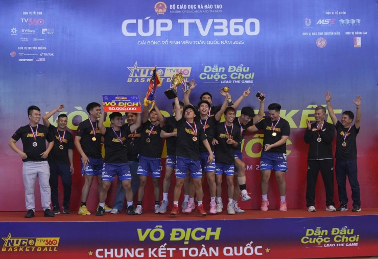 Đại học Đà Nẵng giành chiến thắng đầy cảm xúc. Ảnh BTC