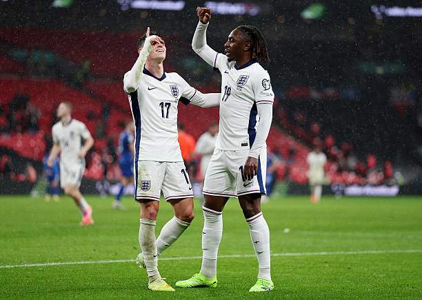 Foden và Eze làm nên bàn ấn định 2-0