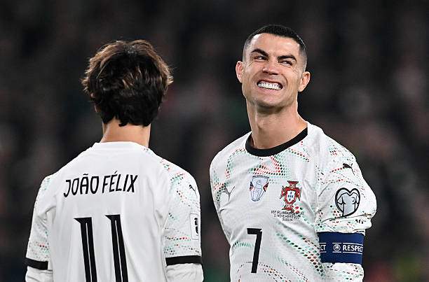Bồ Đào Nha thua sốc và Ronaldo sẽ không được đá ở lượt cuối