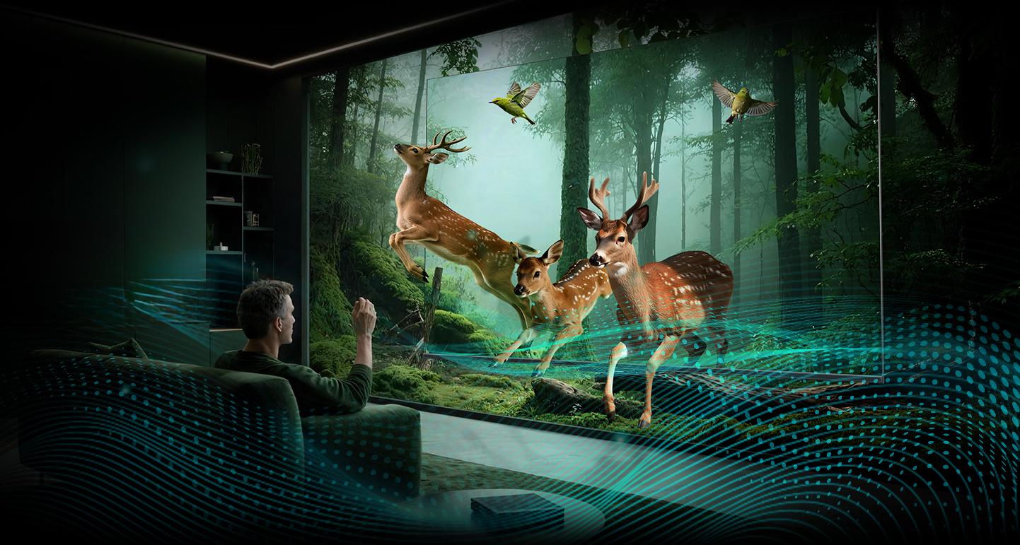 Người dùng được đắm chìm trong âm thanh sống động với công nghệ âm đa hướng. Ảnh: Coocaa TV.