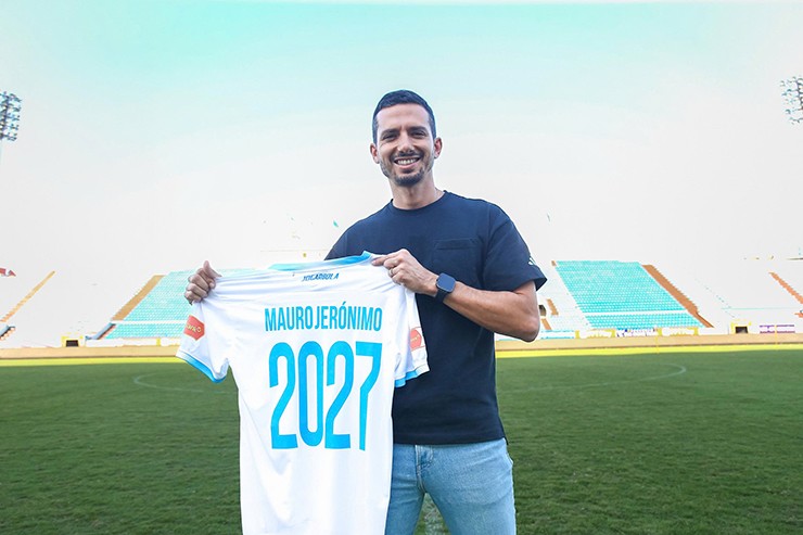 Thép Xanh Nam Định công bố tân HLV trưởng người Bồ Đào Nha.