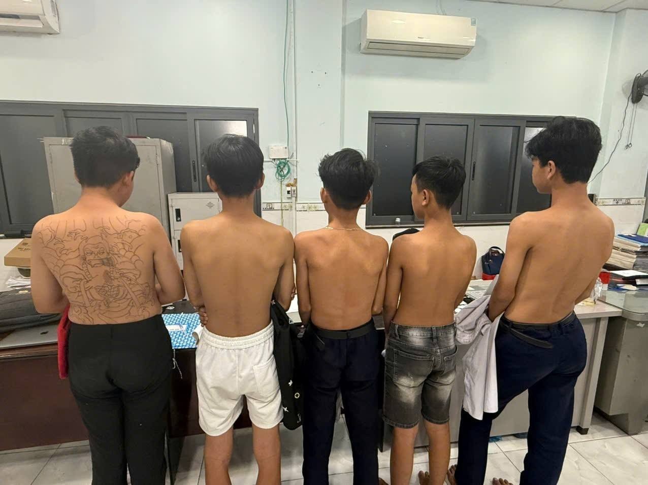 Nhóm học sinh THCS xăm trổ hẹn nhau &#39;giải quyết mâu thuẫn&#39; - 1