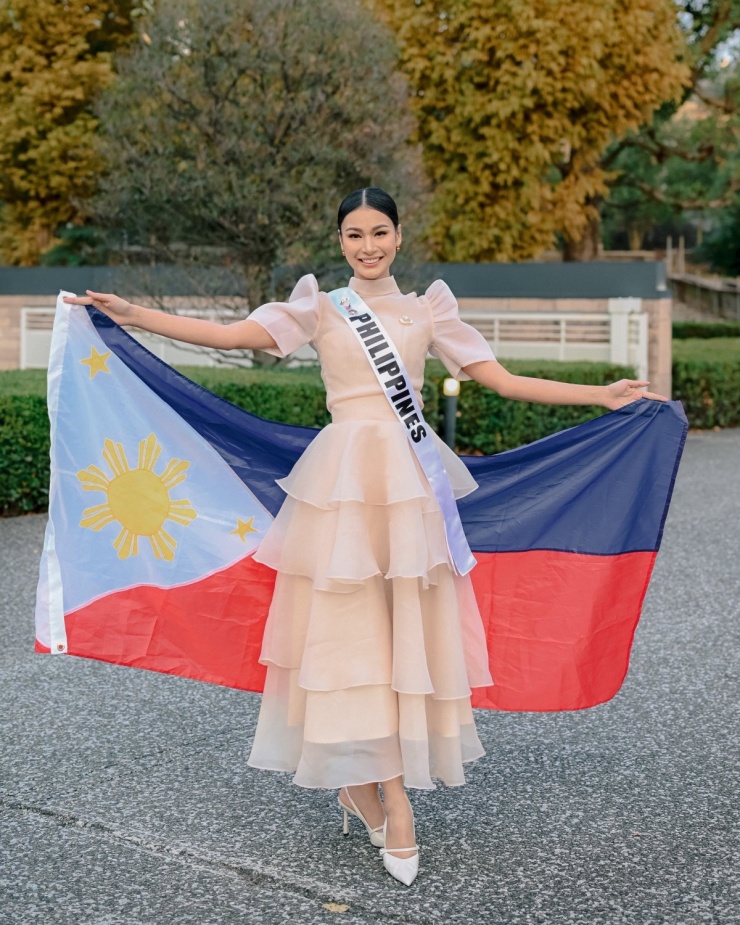 Myrna Esguerra, 22 tuổi, người Philippines. Cô đăng quang Binibining Pilipinas 2024 - cuộc thi hoa hậu cấp quốc gia có tuổi đời 60 năm tại quê nhà, giành quyền đến với Miss International năm nay.