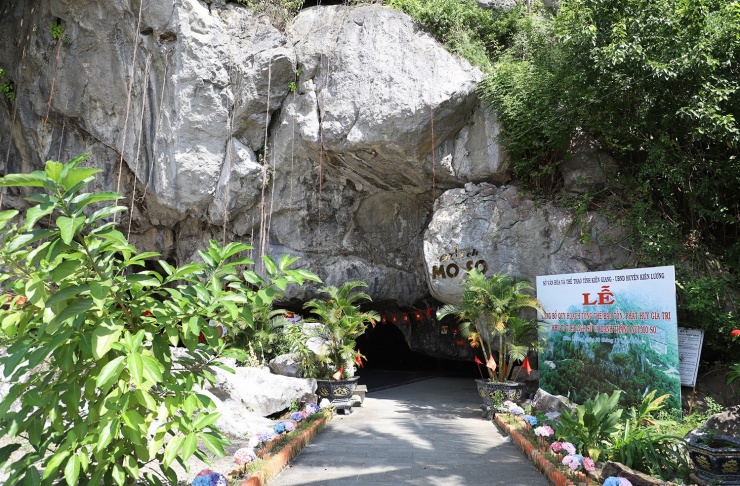Mo So có hơn 20 hang động lớn nhỏ nối liền nhau. Ảnh: T.T