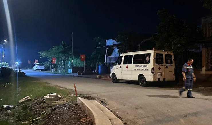 Lực lượng chức năng có mặt ở hiện trường.