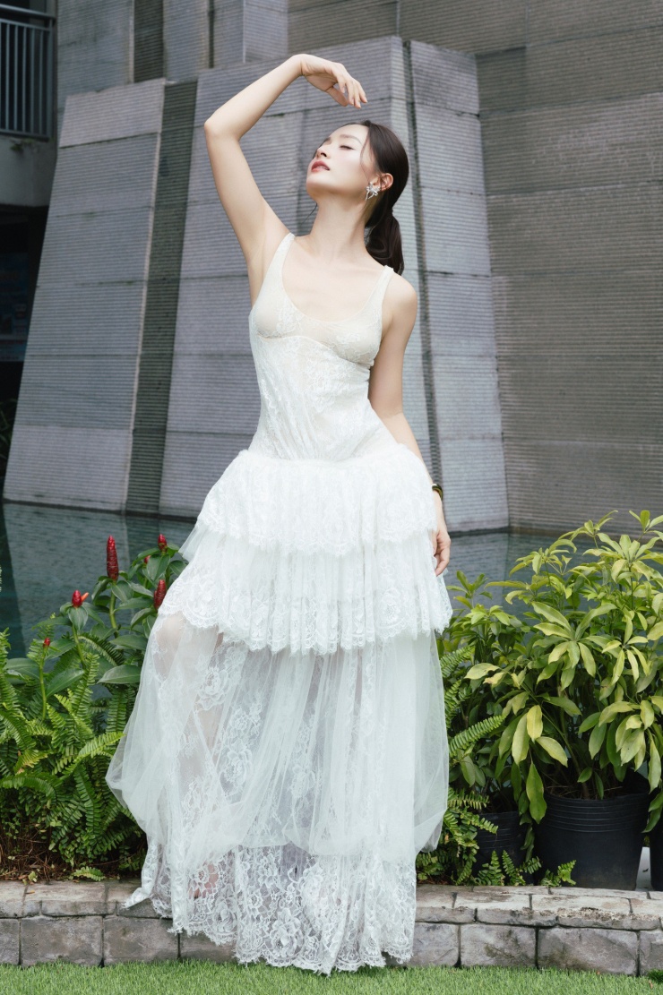 Nữ diễn viên thừa nhận bản thân từng trải qua quãng thời gian khó khăn vì hôn nhân không hạnh phúc, thủ tục ly hôn kéo dài nhưng nhờ chăm chỉ luyện tập và suy nghĩ tích cực, cô có thể tự vực mình dậy khỏi trạng thái căng thẳng, lấy lại năng lượng tràn đầy cho mọi hoạt động. Với Lan Phương, đó là cách tìm lại chính mình từ thể chất lẫn tinh thần và để có góc nhìn tươi mới, chân thành hơn với cuộc sống.