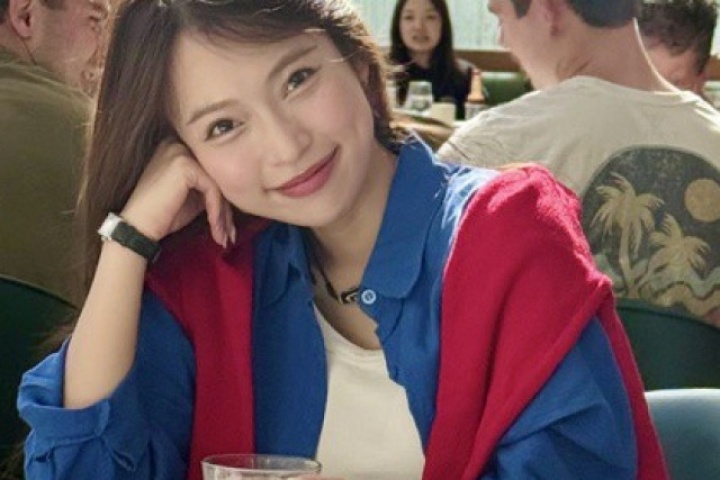 MC Khánh Vy gây ấn tượng khi 'biến hóa' đa dạng với sơ mi