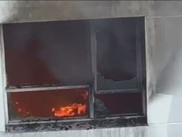 Cháy căn hộ ở chung cư Dream Home Palace, hàng trăm cư dân hốt hoảng di tản