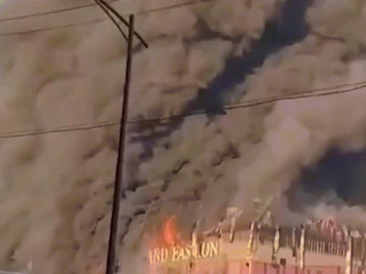 Đám cháy khổng lồ bao trùm trung tâm hàng thời trang ở Hàn Quốc