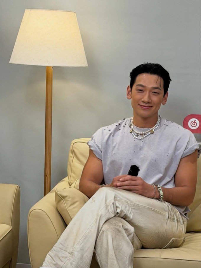 Rain trong ảnh chụp tại Macau. Ảnh: Rain Fanpage