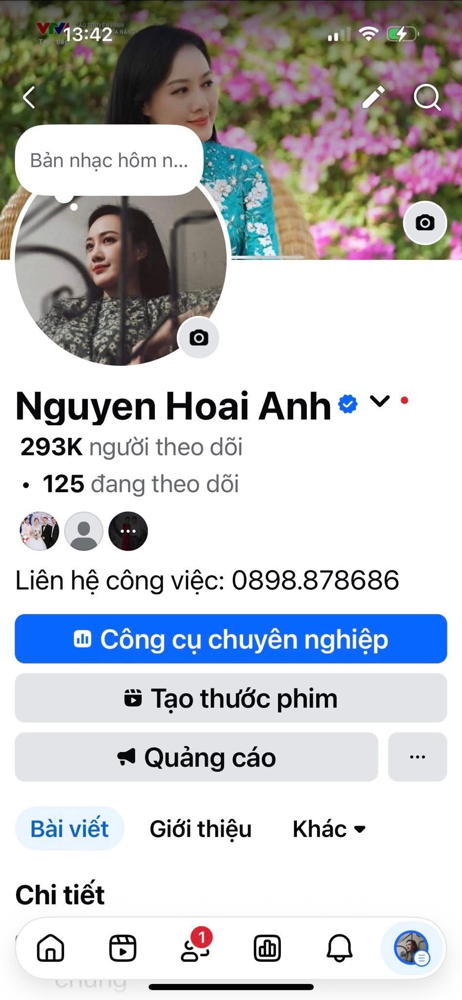 Trang Facebook giả mạo (trái) và Facebook chính chủ của BTV Hoài Anh đều có tích xanh. Ảnh: FBNV.