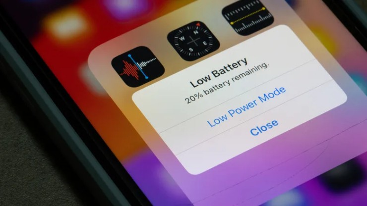 Màn hình mới giúp giải quyết vấn đề thời lượng pin trên iPhone.