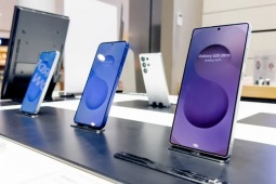 Sốc vì mức giá iPhone 17, Samsung làm điều chưa từng có với Galaxy S26