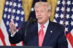 Kinh doanh - Ông Trump bất ngờ nới thuế quan: Ai được lợi, ai bị ảnh hưởng?