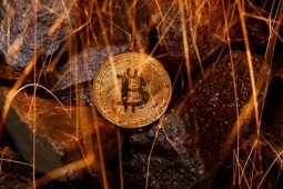 Bitcoin lao dốc, các “ông lớn” đào tiền ảo tháo chạy: Đây là bến đỗ