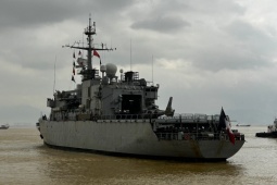 Tin tức trong ngày - VIDEO: Cận cảnh tàu Hải quân Pháp thăm Đà Nẵng