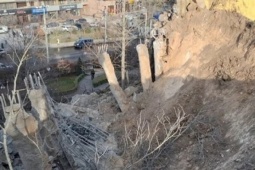 Thế giới - Khuôn viên sứ quán Azerbaijan ở Kiev trúng tên lửa