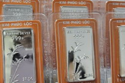 Giá bạc hôm nay 15-11 giảm rất mạnh, giới đầu tư "sốc nặng"