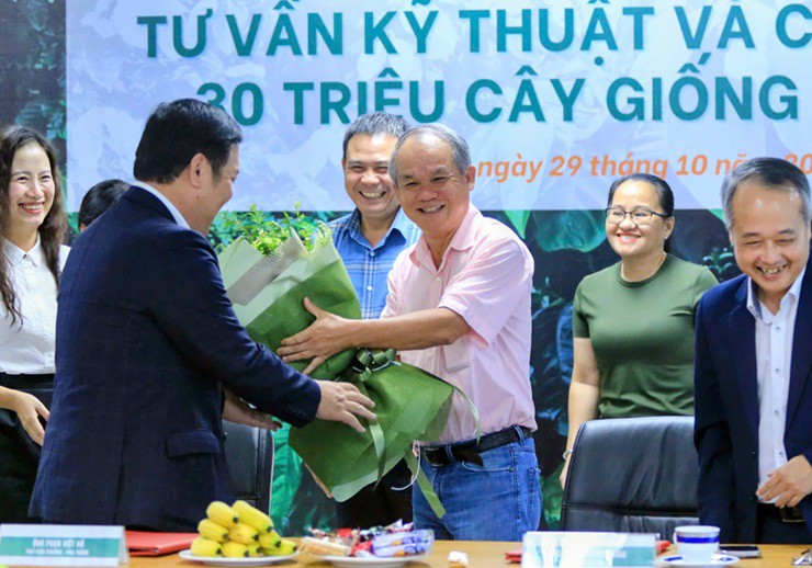 Tài sản bầu Đức tăng mạnh khi cổ phiếu HAG lập đỉnh mới sau 10 năm