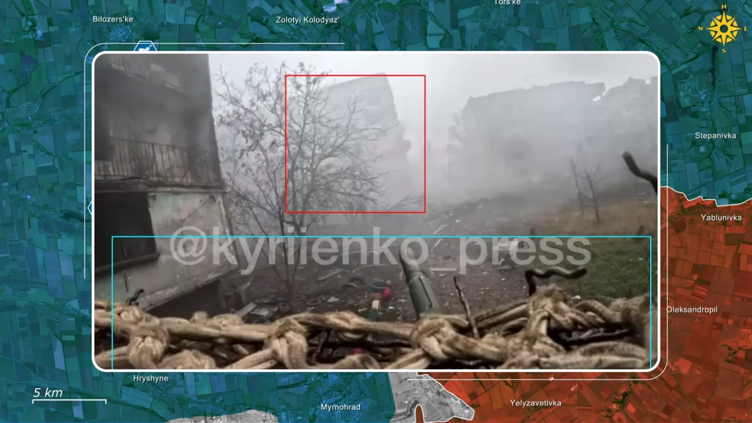 Xe tăng Ukraine nã hỏa lực ở thị trấn Rodynske. Ảnh: Euromaidan Press.