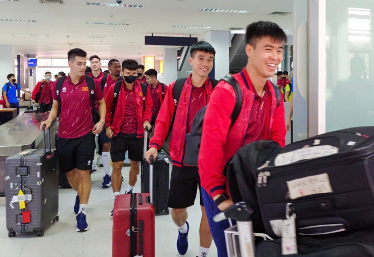 Các thành viên sẽ di
chuyển về khách sạn nhận phòng nghỉ ngơi