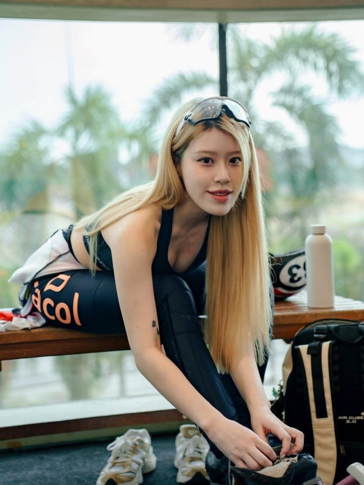 Trong giới thể thao, không hiếm những nữ vận động viên sở hữu nhan sắc nổi bật, nhưng Ashley Chin, ngôi sao của đội tuyển trượt băng tốc độ Malaysia, là một trường hợp đặc biệt.