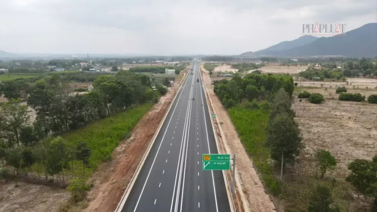 Hiện một phần dự án đường bộ cao tốc Biên Hoà - Vũng Tàu đã thông xe. Ảnh: K.LY