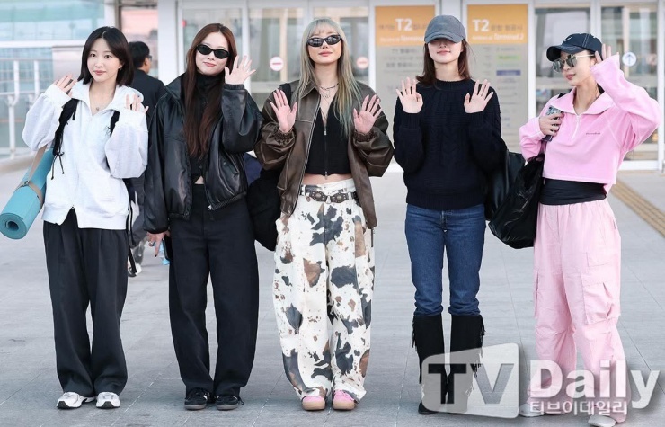 Cảnh tụ tập hai đêm liên tiếp tại sân bay Tân Sơn Nhất - 7