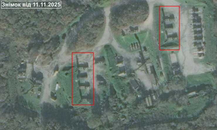 Ảnh vệ tinh đơn vị S-400 Nga sau đòn tập kích của Ukraine - 1