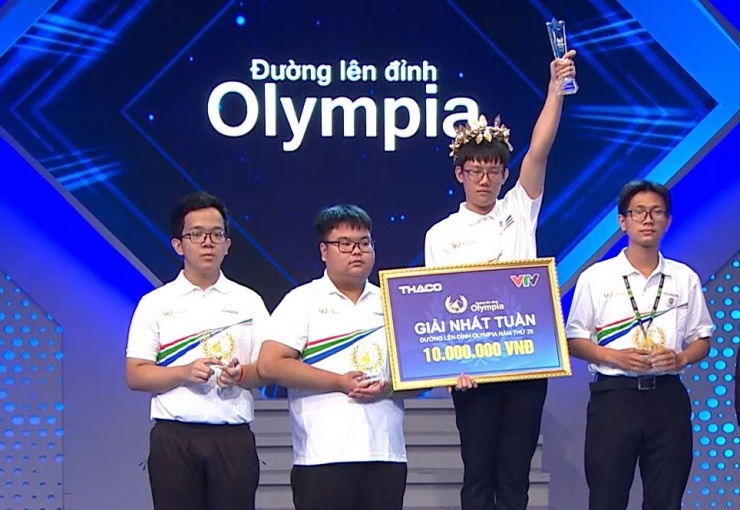 Quốc Hưng giành vòng nguyệt quế trận tuần. Ảnh: BTC