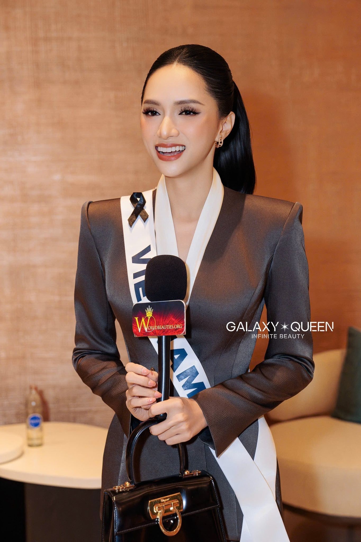 Miss Universe 2025: Hoa hậu Hương Giang trở lại với các gam màu trung tính - 16
