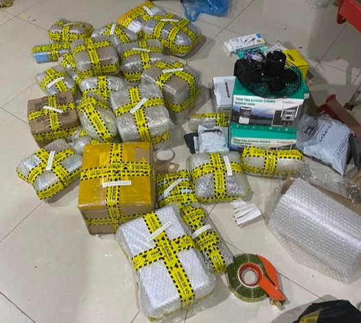 Chủ shop chưa kịp mừng vì bán được hàng đã nhận lại hàng chục kiện hàng bị khách trả lại